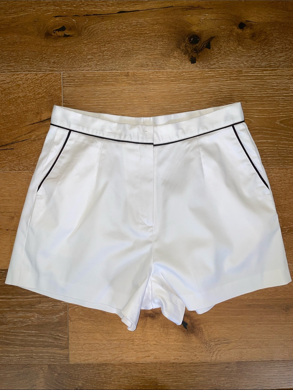 White Cotton Poplin Women's Shorts w/ Black Piping - Classic Tailored Style Sz 8